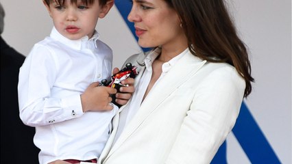 GALA VIDEO - Charlotte Casiraghi : son fils Raphaël joue avec son grand-père dans une adorable vidéo