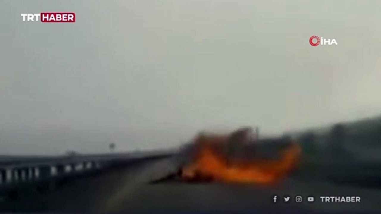 ABD'de helikopter otoyola böyle çakıldı