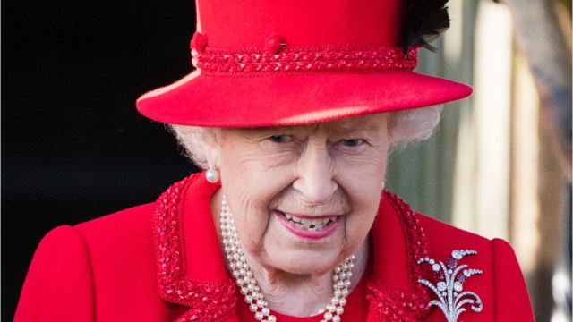 GALA VIDÉO - Non, Elizabeth II n'a pas (totalement) snobé Meghan Markle et Harry dans son allocution de Noël