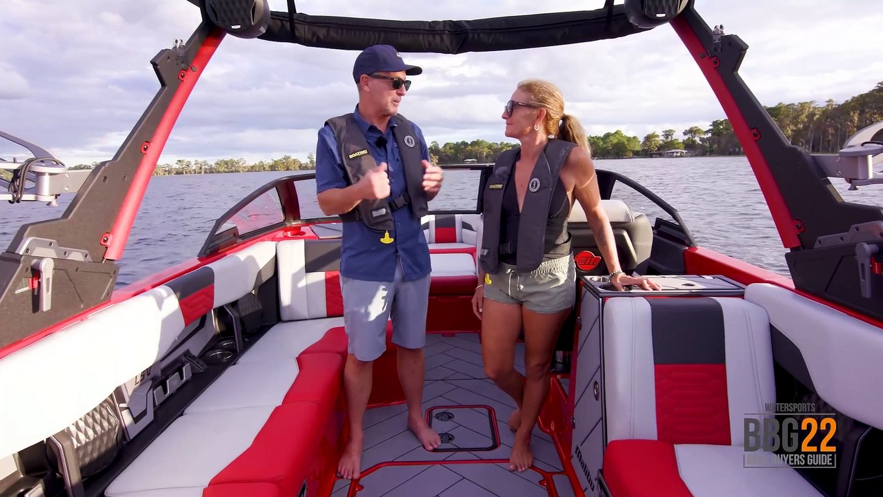 2022 Watersports Boat Buyers Guide: Malibu Wakesetter 25 LSV