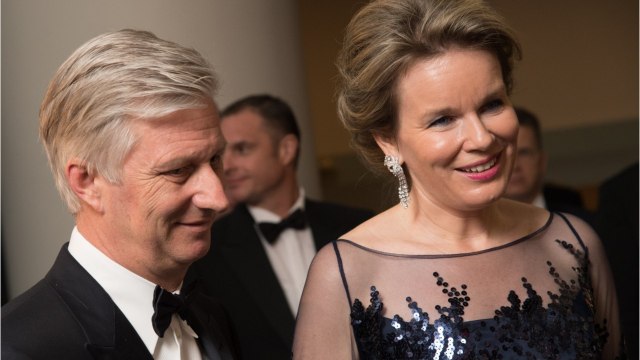 GALA VIDÉO - Philippe et Mathilde Belgique fêtent leurs 20 ans de mariage : pourquoi un tel flou sur leur rencontre ?