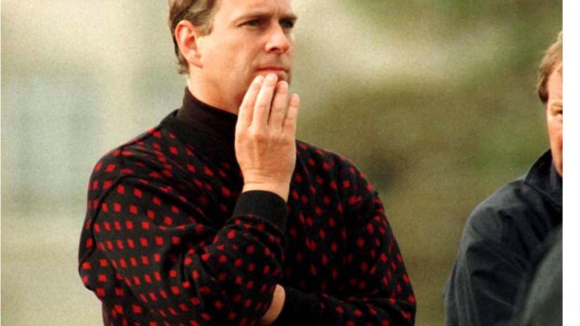 Gala Vidéo - Le prince Andrew délogé de Buckingham : les humiliations se succèdent