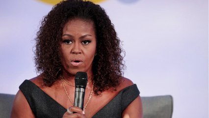 GALA VIDÉO - Les douloureuses confidences de Michelle Obama, victime de racisme dans son enfance