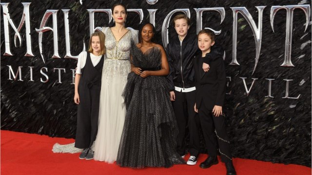 GALA VIDÉO - Angelina Jolie pas prête à accorder à Brad Pitt la garde alternée de leurs enfants