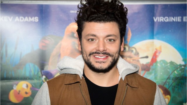 GALA VIDÉO - Kev Adams révèle comment il a rencontré Iris Mittenaere… et c'est très surprenant !