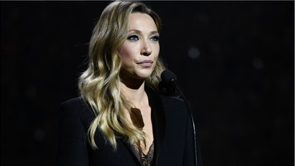GALA VIDÉO - PHOTO – Laura Smet rend un sobre hommage à son « papa " Johnny