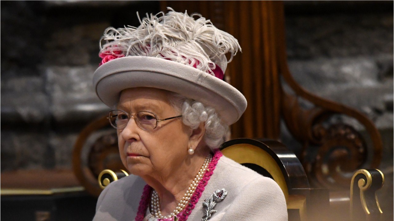 GALA VIDEO - Elizabeth II « horrifiée " par le documentaire de Meghan Markle et Harry