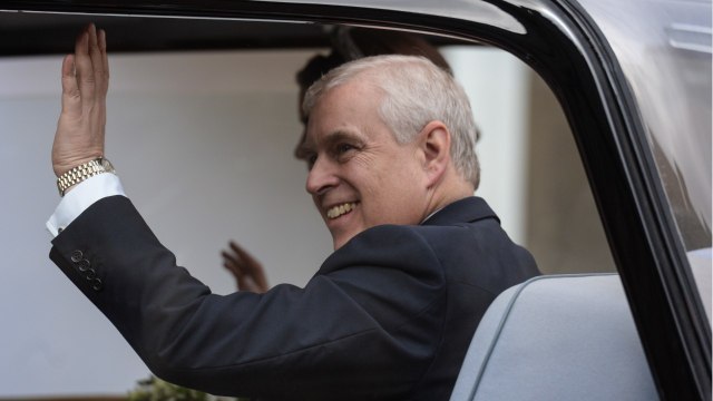 GALA VIDEO - Prince Andrew : ses dépenses somptuaires pointées du doigt