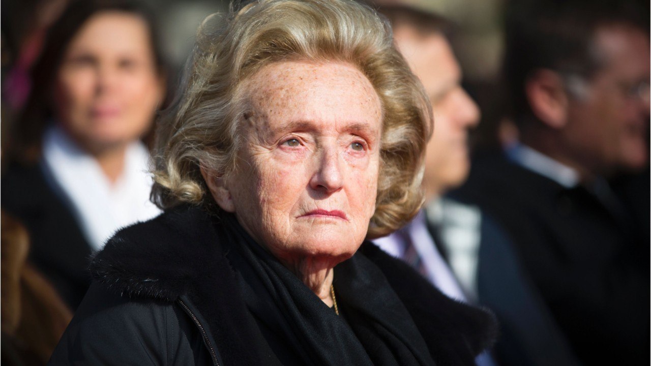 GALA VIDÉO - Le gros caprice de Bernadette Chirac épinglé par le chauffeur de son mari