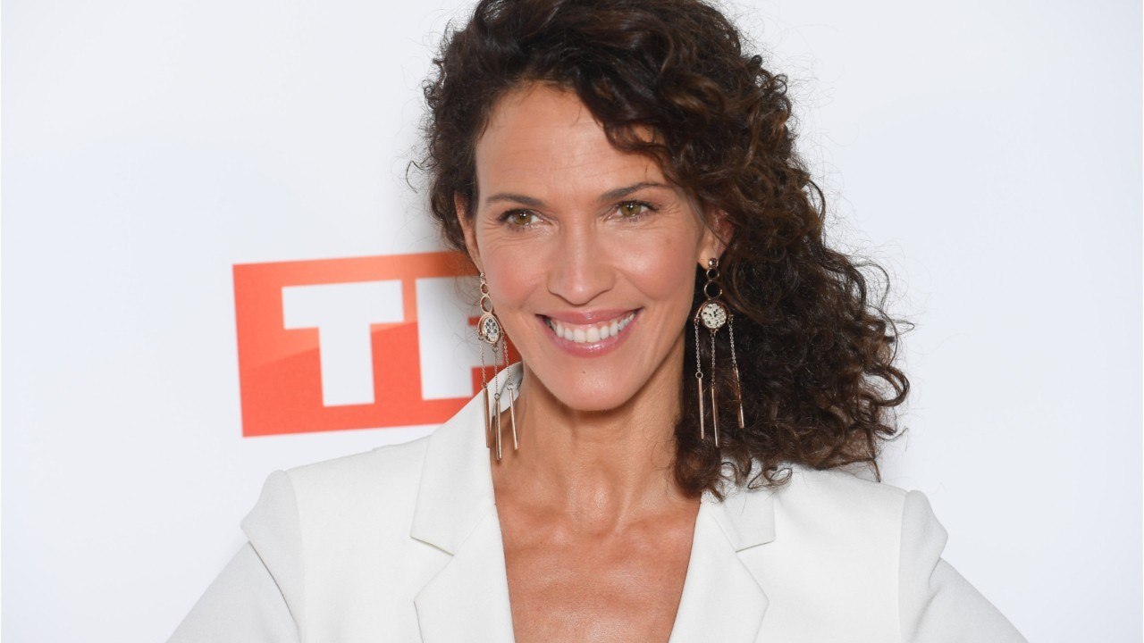 GALA VIDEO - Danse avec les stars : Linda Hardy redoute la présence de ses parents en plateau