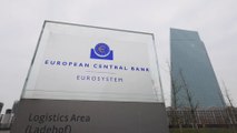 El BCE reduce paso a paso los estímulos mientras otros suben ya sus tipos
