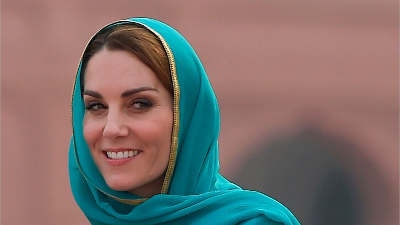 GALA VIDEO - Kate Middleton : sa surprenante ap...