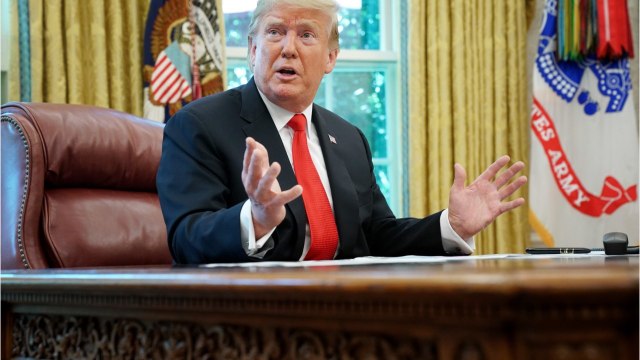 GALA VIDEO - Donald Trump insulte Chrissy Teigen et son mari John Legend, le gros malaise