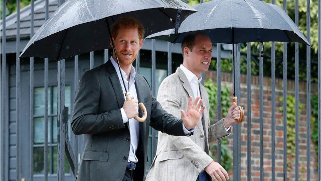 GALA VIDÉO - Le prince Harry rend hommage à sa mère Lady Diana dans un discours poignant