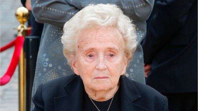 GALA VIDEO - Bernadette Chirac : cette « seconde famille qui l’a épaulée aux obsèques de son mari