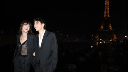 GALA VIDEO - Charlotte Gainsbourg « angoissée " à l'idée de jouer avec son fils Ben, elle explique pourquoi