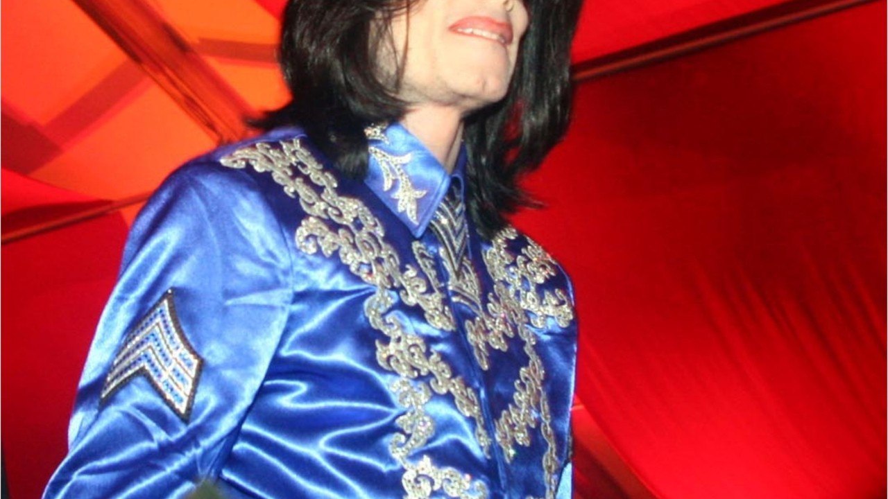 GALA VIDEO - « Il se mettait du scotch sur le nez " : comment Michael Jackson « manipulait " les médias pour qu’on parle de lui