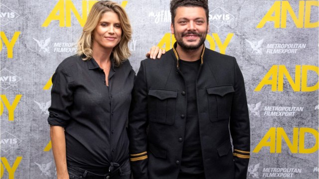 GALA VIDEO : Kev Adams avoue harceler Emmanuel Macron à coups de textos