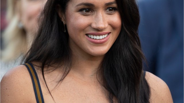 GALA VIDÉO - Shocking ! Meghan Markle laisse échapper un juron en plein discours