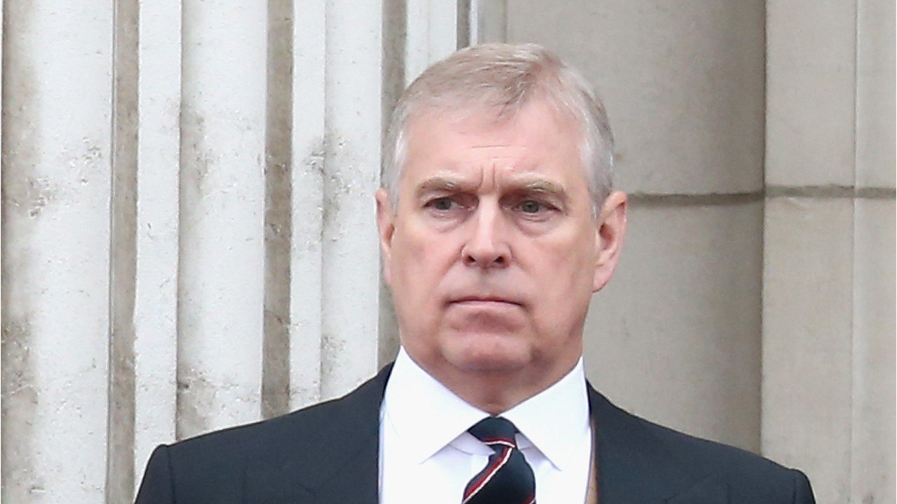 GALA VIDEO - Le prince Andrew acculé par l’affaire Epstein : la jeune femme qui l’accuse persiste et signe