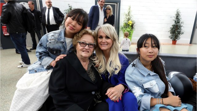 GALA VIDEO - Jade et Joy Hallyday font leur rentrée : tendre photo au côté de Laeticia et Mamie Rock