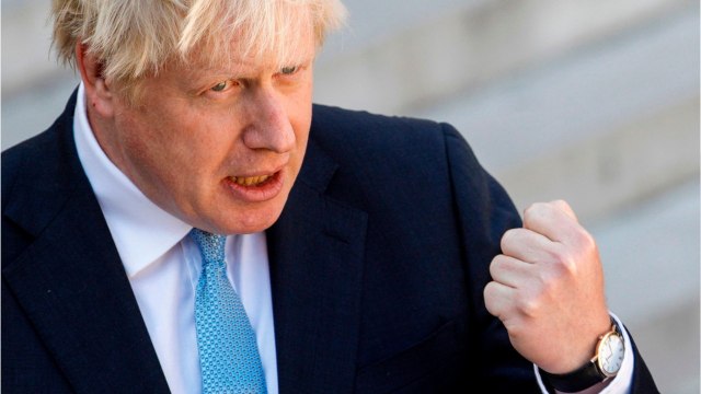 GALA VIDÉO - Brigitte et Emmanuel Macron amusés par une farce de Boris Johnson au G7