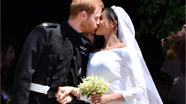 GALA VIDEO - Pourquoi Zara Tindall garde un mauvais souvenir du mariage de Meghan Markle et Harry ?