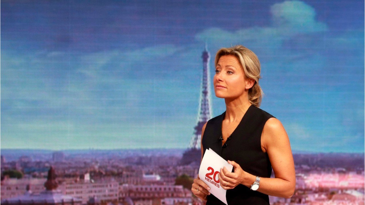 GALA VIDÉO - Anne Sophie Lapix interviewe Emmanuel Macron : retour sur cette rumeur qui a énervé la journaliste