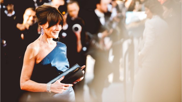 GALA VIDEO - Giulia Sarkozy a trouvé comment occuper son temps libre en vacances