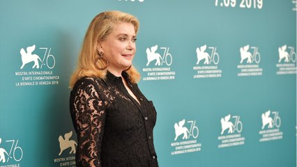 GALA VIDEO - Catherine Deneuve défend Roman Polanski et Woody Allen et crée la polémique