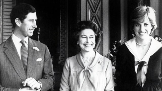 GALA VIDÉO - Lady Diana choquée par l’attitude du prince Charles juste après sa demande en mariage