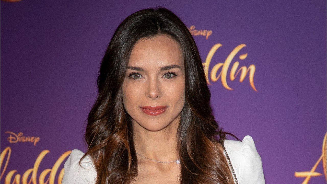 GALA VIDEO - Marine Lorphelin sublime au naturel : elle « assume " ses problèmes de peau