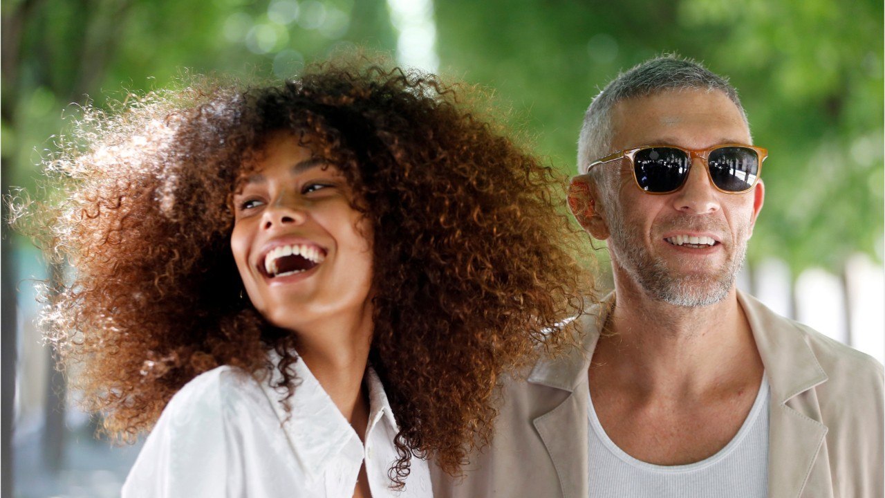 GALA VIDEO - PHOTO – Tina Kunakey et Vincent Cassel s’offrent des vacances très romantiques à Hawaii