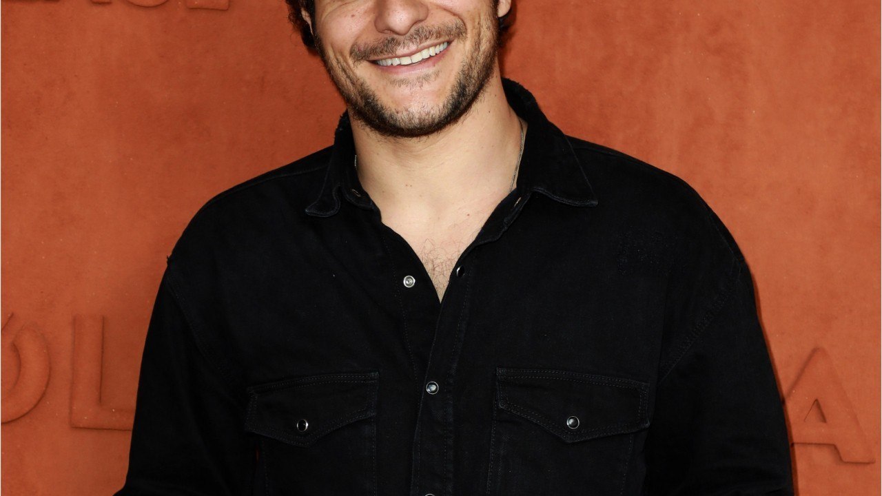 GALA VIDEO : Amir dévoile ses abdos de rêve pendant ses vacances