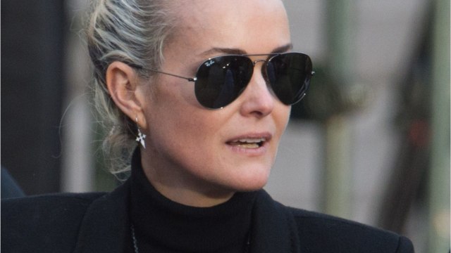 GALA VIDÉO - Margaux, la sœur de Laeticia Hallyday affiche ses courbes de rêves à Ibiza