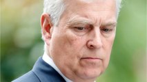 GALA VIDÉO - Le prince Andrew accusé d’abus sexuels : ce jour où il s’est fait masser les pieds par une jeune femme