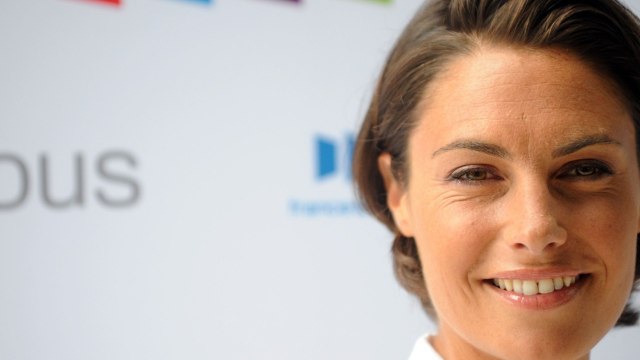 GALA VIDEO - Alessandra Sublet, toujours pas « officiellement divorcée de Clément Miserez : elle explique pourquoi