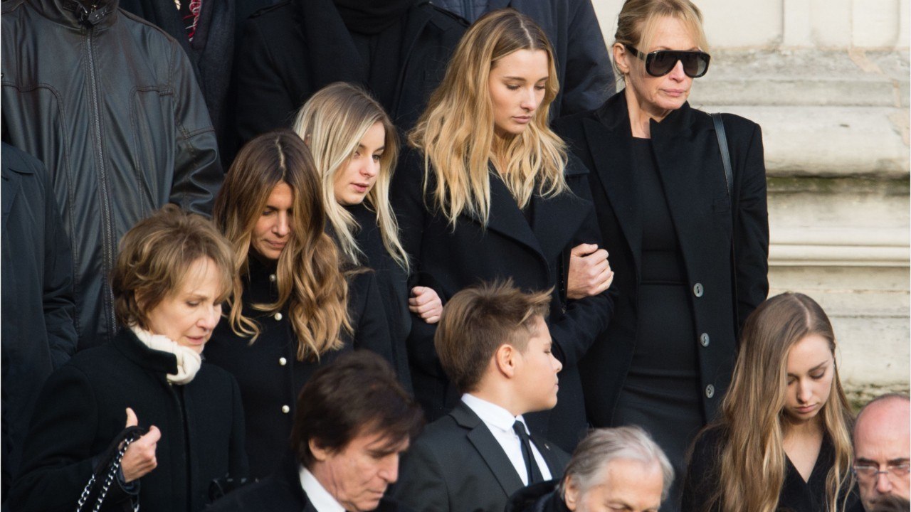 GALA VIDÉO – Darina Vartan-Scotti s'offre un jet privé pour rejoindre son frère David au Portugal