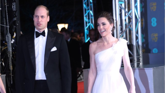 GALA VIDEO - Kate Middleton et le prince William « encore en vacances : les fans de Meghan et Harry les traitent de « fainéants