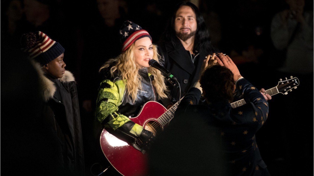GALA VIDEO - Madonna fête ses 61 ans : où en sont ses relations avec son fils Rocco, qui ne voulait plus vivre avec elle ?