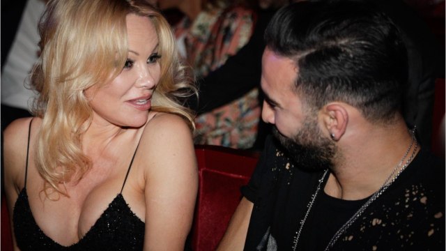 GALA VIDEO : Adil Rami retrouve une star du cinéma… et en profite pour tacler son ex Pamela Anderson