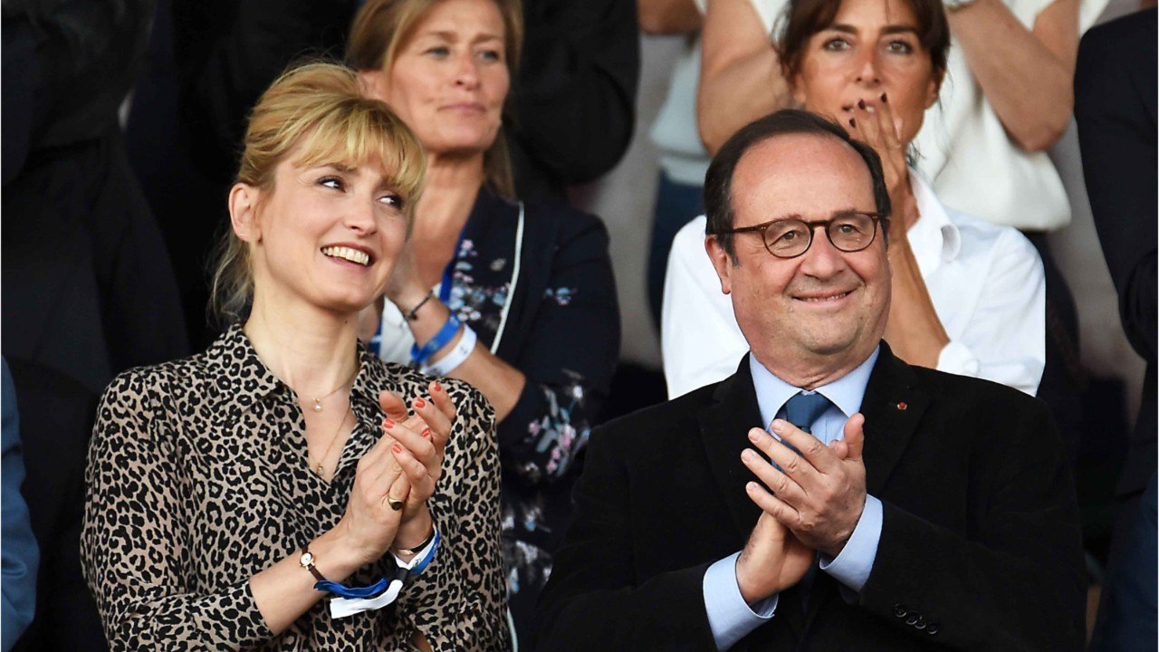 GALA Vidéo : Julie Gayet pose avec un compagnon oublié et savoure ses vacances dans le Gers