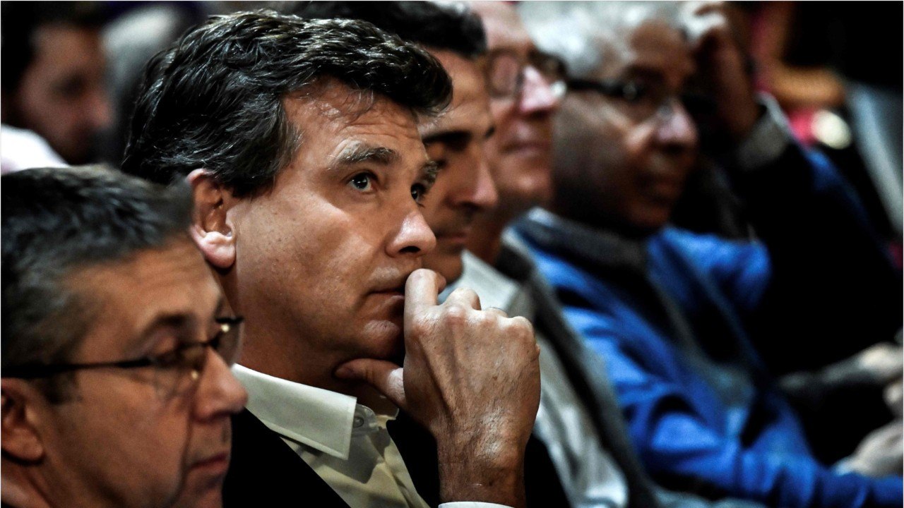 GALA VIDEO - L'ancien ministre Arnaud Montebourg retiré de la politique évoque les « sacrifices personnels "