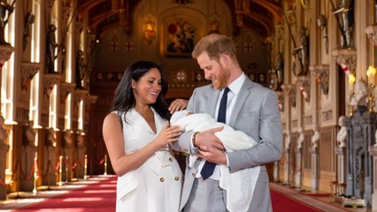GALA VIDEO - Meghan Markle et le prince Harry ont présenté Archie à une visiteuse qu’ils idolâtrent