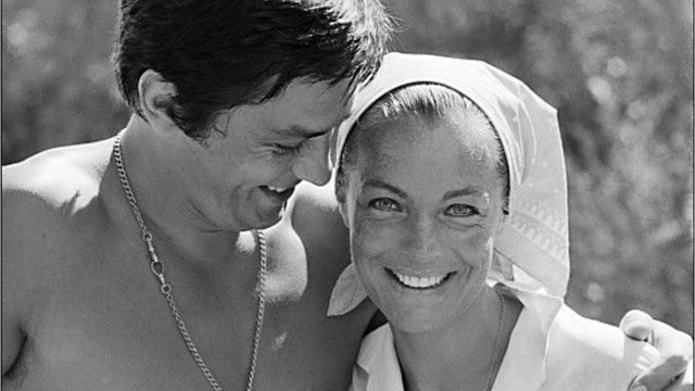 GALA VIDEO - Alain Delon pourquoi il était absent aux obsèques de Romy Schneider