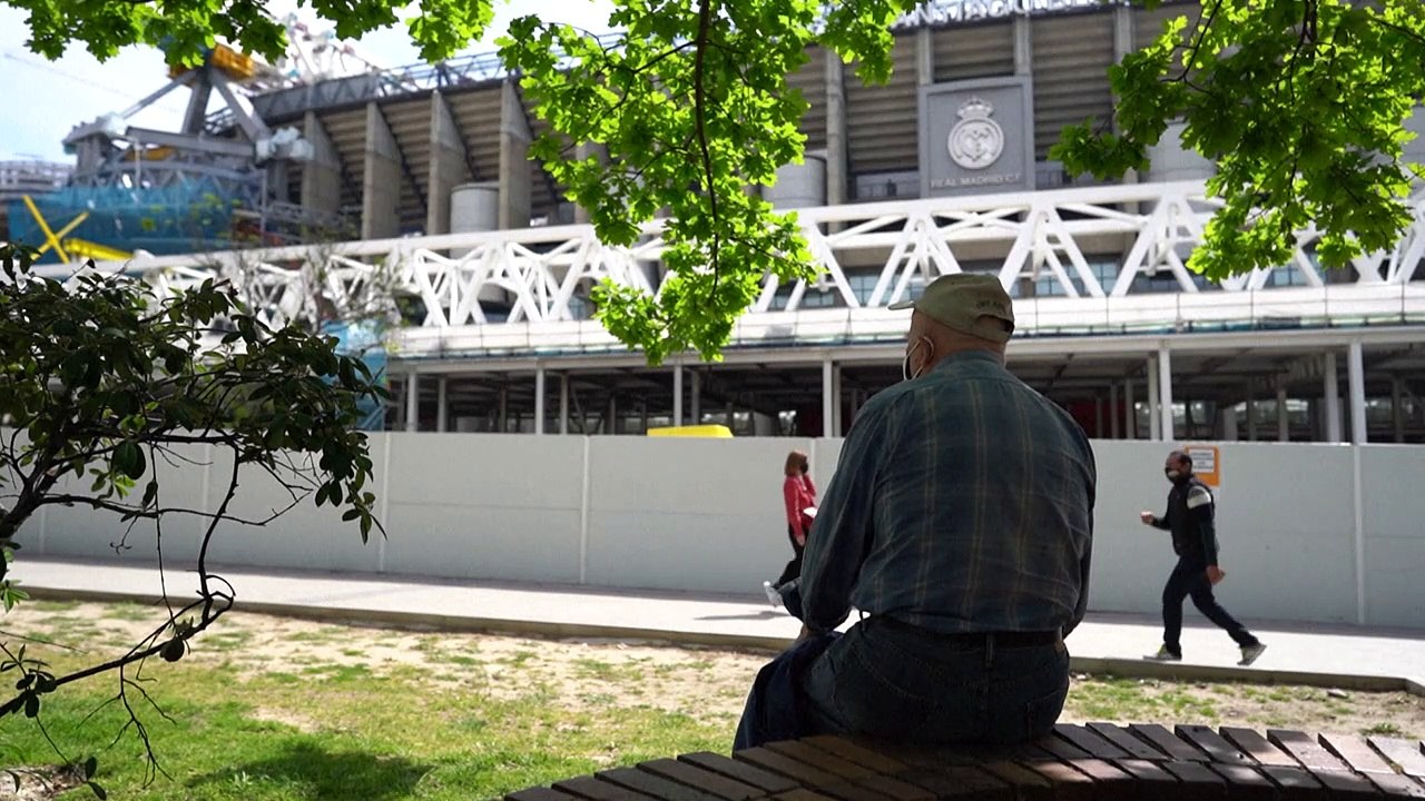Real Madrid confirma mais contágios e campeonato inglês tem jogos adiados