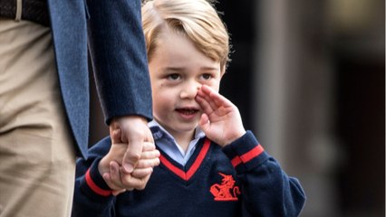 GALA VIDÉO - Adorable Prince George : il aide des livreurs à Anmer Hall