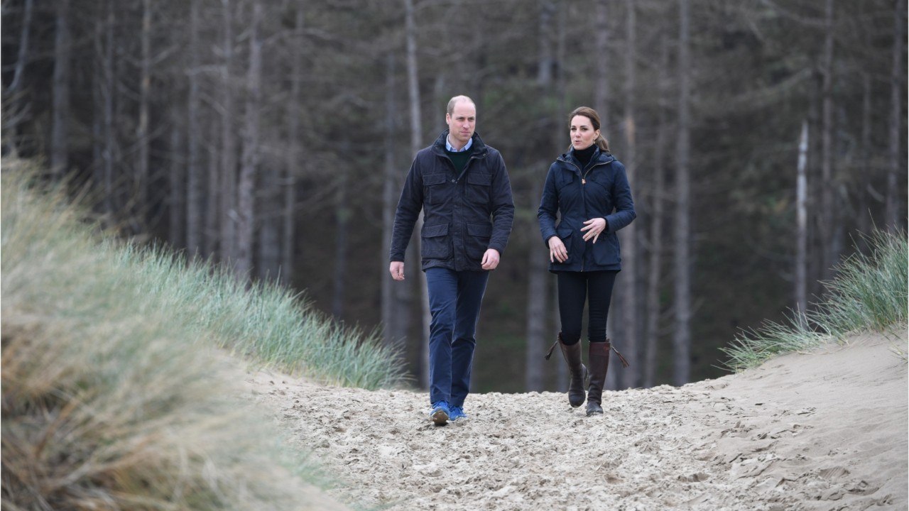 GALA VIDEO - Kate Middleton : en découvrant que le prince William flirte avec une Brésilienne, elle le quitte en 2007