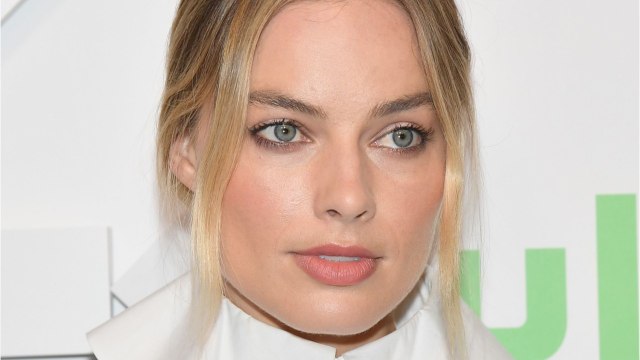 GALA VIDÉO - Nouveau rôle pour Margot Robbie : l'actrice devient égérie des parfums Chanel