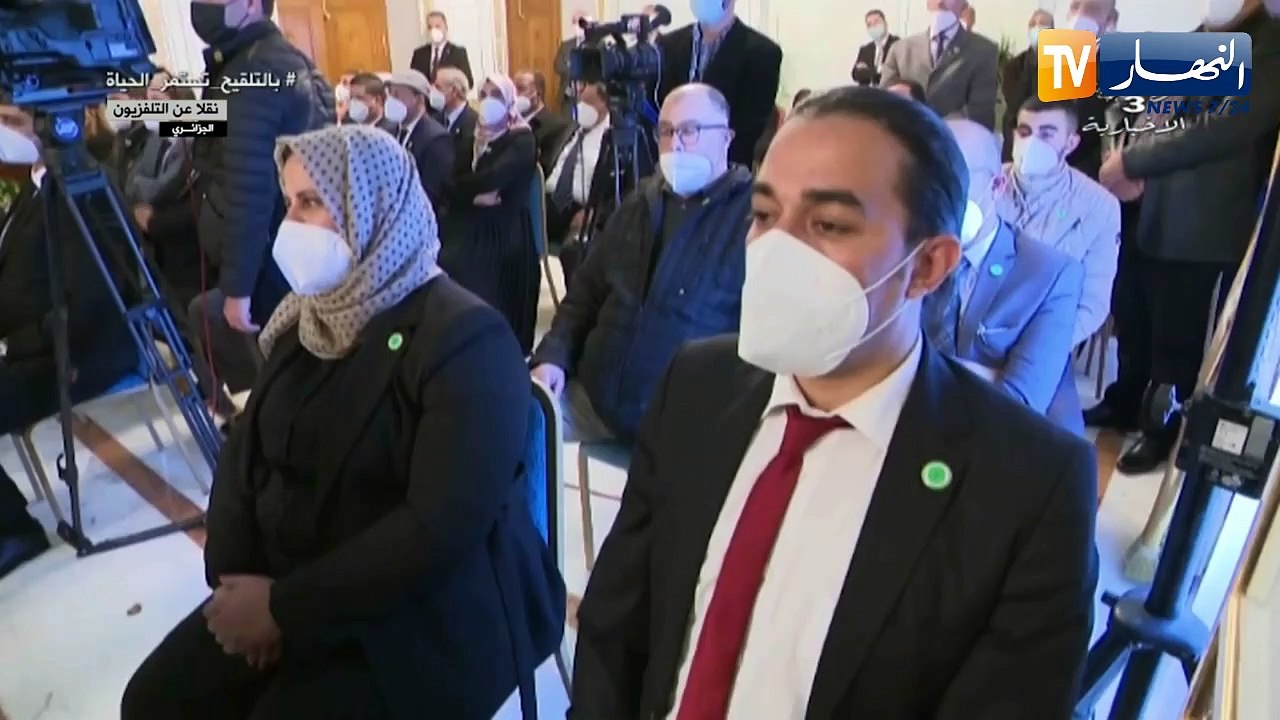 دبلوماسية: رئيس الجمهورية يستقبل ممثلين عن الجالية الجزائرية بتونس